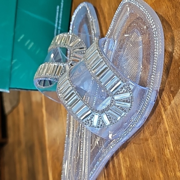 Lauren Lorraine CLEAR Embellished Glittering Slide Sandals NIB - Picture 6 of 6